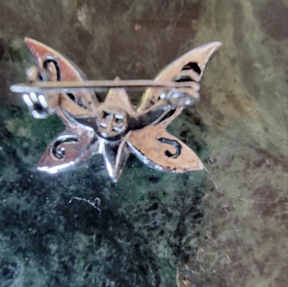 Silvertone Rhinestone Butterfly Brooch - Picture 2 of 3